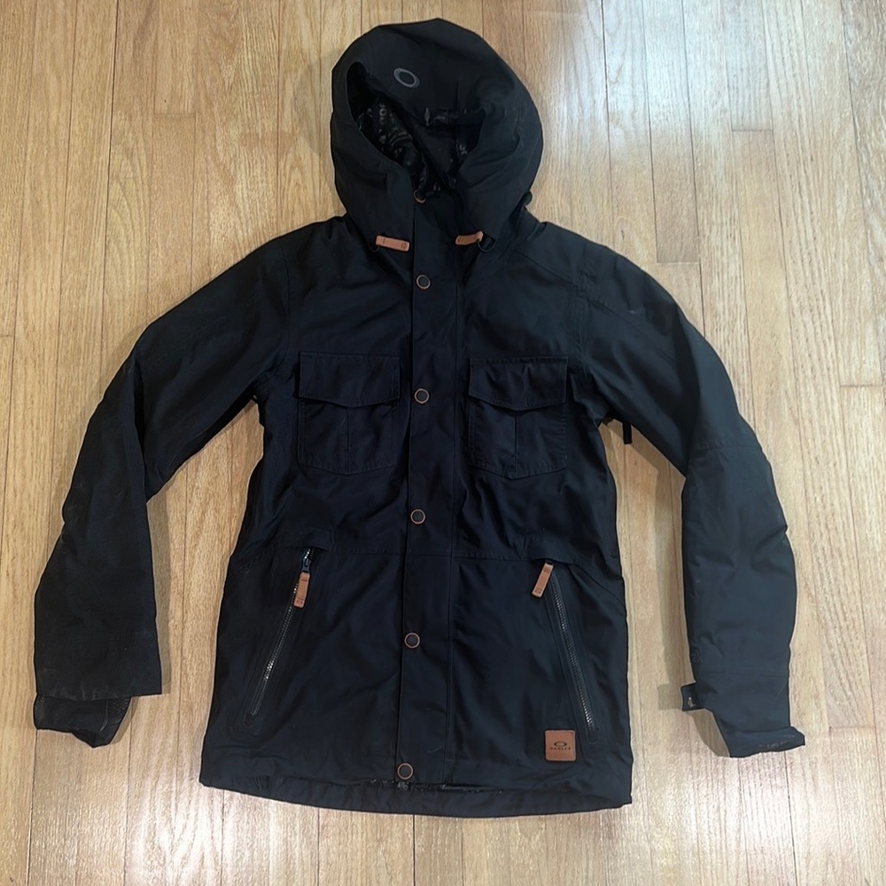 Oakley Black Performance Jacket with Hood and Regular Fit